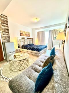 Travelers backpackers - Dubai - 0