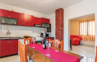2 Bedroom Beautiful Home In Sikici - Šikići - 7