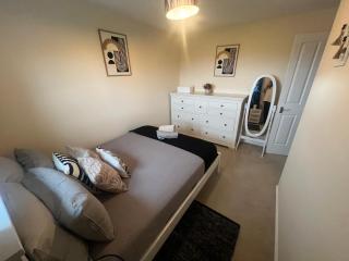 Fully modernised house, sleeps 8, - Bridgend - 2