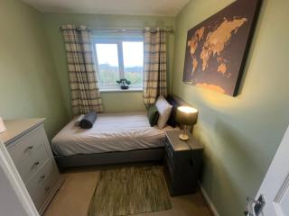Fully modernised house, sleeps 8, - Bridgend - 3
