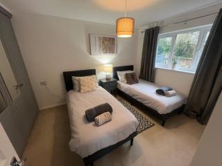 Fully modernised house, sleeps 8, - Bridgend - 4