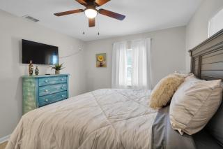 Summer Spot! Fam Trip with Private Pool and 3miles to Beach - 3