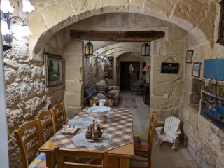 Traditional Maltese House in centre of Town - 2