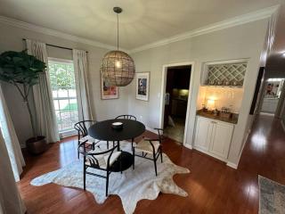 Upscale 2BR condo in Bocage area - 8