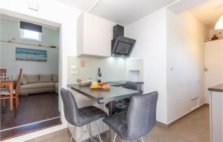 Nice Home In Grmani With Kitchen - Šmrika - 6