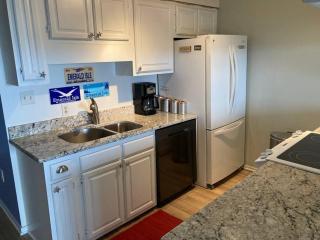 Jimmy's Beach Condo - Emerald Isle - 4