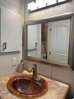 Location! Tropical oasis close to - 4