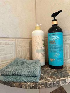 Location! Tropical oasis close to - 3