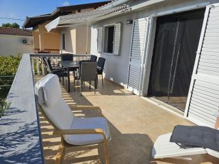 Apartman Julija - Pirovac - 1