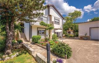 2 Bedroom Cozy Apartment In Smrika - Šmrika - 9