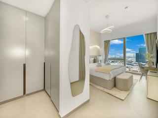 SmartStay at Grande Signature - Burj Khalifa View - 5 min Dubai Mall - Downtown Dubai - Brand New Luxury Apartments - 4