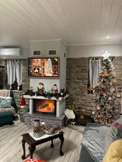 Stonehouse Karidis - 1