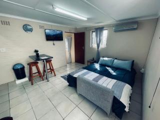 Whale's Cove - Amanzimtoti - 2