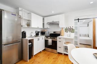 Modern, cozy apartment in heart of Mont Royal - 5
