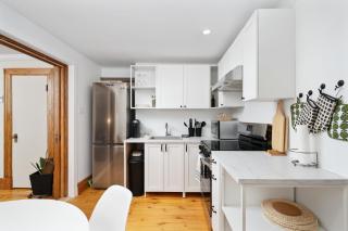 Modern, cozy apartment in heart of Mont Royal - 4