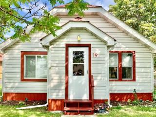 Charming and Cozy Private Home Walking Distance to Downtown - Kalispell - 6