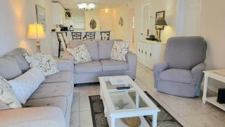 515 - 2/2 Top Floor Oceanfront - 5