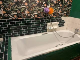 Cozy 1-night stop Old cottage - Fort Beaufort - 3