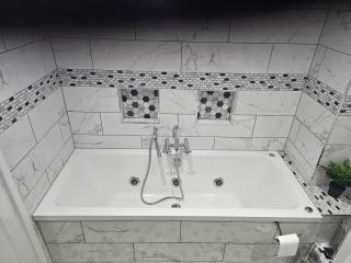 Convenient Wirral Retreat - Upton - 9