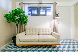 Monochrome Loft in Santa Ana - - 8