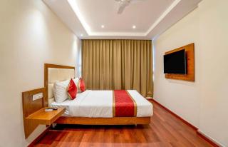 Hotel Silverkey International - Ayodhya - 1