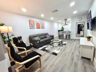 Paradise Gardens 2BDR Unit Near Hardrock Stadium - Miami - 1