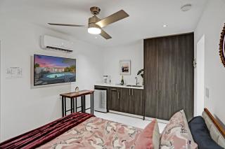 Entire Luxury Junior Suite, 8 min from the Beach, Suite 2 - Fort Lauderdale - 8
