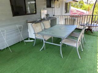 FAMILY 3-bedroom Everton Hills Apartment - 7