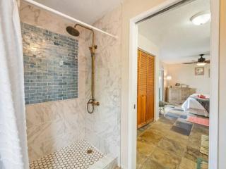 Ocean Front Paradise with Hot Tub in Hawaii - 5