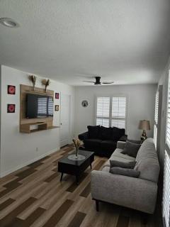 Newly Renovated Modern Studio - 0