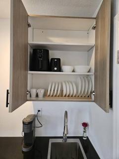 Newly Renovated Modern Studio - 1