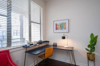 Chic 1-Bedroom Modern Apt with Gym & Free Parking - Charlotte - 4