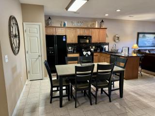 Lower Level Condo B-3 - Hollister - 9