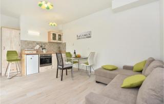 Lovely Apartment In Seget Donji - Trogir - 9