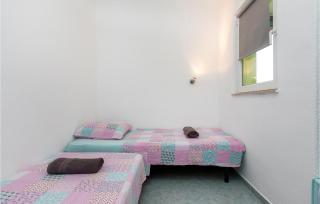 Nice Apartment In Stinjan With Kitchen - 1