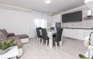 Five-Bedroom Holiday Home In Suhovare - Suhovare - 8