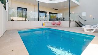 Heights of Luxury - Elite Contemporary Entertainer - Wagga Wagga - 3