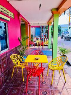 Happiness Guesthouse & Garden - 9