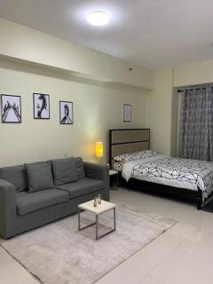 Modern Suite in Mckinley - Manila - 2