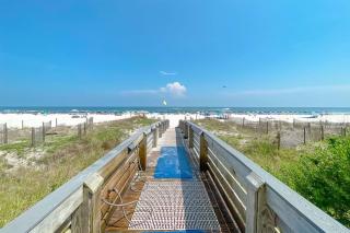 Admiral Quarters 405 Large Beachfront Condo - Orange Beach - 4