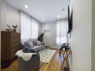 Chic 2BR top-floor gem - Chicago - 9