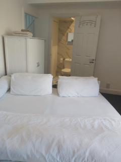 Fresher Space Home Stay - Birmingham - 4