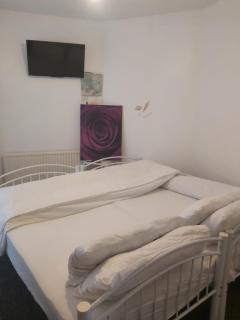 Fresher Space Home Stay - Birmingham - 3