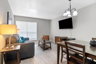 Comfortable Getaway 8 min to Downtown - Houston - 8