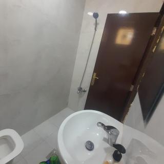 Studio 1 room and washroom and kitchen - Abu Dhabi - 2