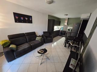 F3 rez-de-chaussée Centre ville au calme avec Balcon Garage et Netflix - Héricourt - 5