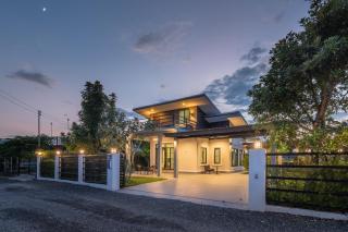 The garden pool villa resort - - 8