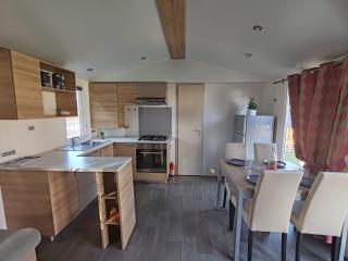 Mobil home F033 camping la carabasse 4 étoiles Vias - Vias - 8