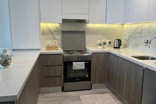 Modern 1-Bed - 5 Minutes from Yas Island & Abu Dhabi Airport - 6