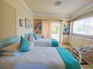 Khangi's Home with Ocean Views - Plettenberg Bay - 3